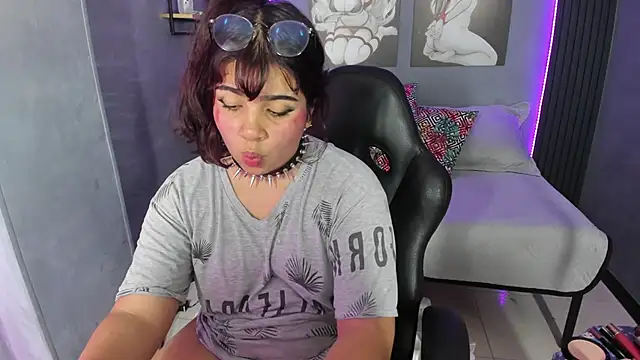 Snapshot of Zara_Snow chatting on January 17, 2026, 1:58 pm Zara Snow online show from January 17, 2026, 1:58 pm