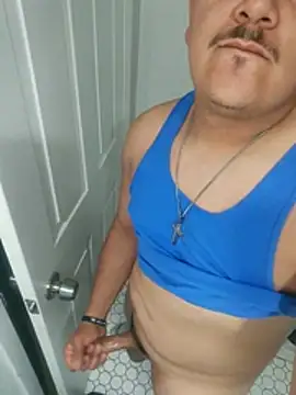 Snapshot of Biglou97 chatting on February 18, 2026, 10:17 pm Biglou97 online show from February 18, 2026, 10:17 pm