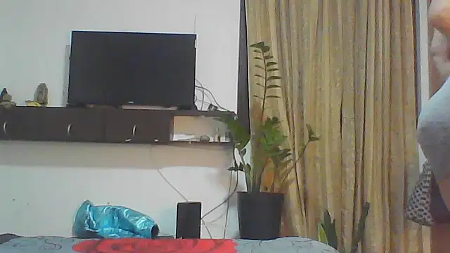 Snapshot of naiaratobon__ chatting on October 24, 2025, 3:38 am naiaratobon online show from October 24, 2025, 3:38 am