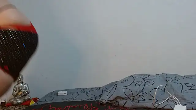 Snapshot of naiaratobon__ chatting on March 15, 2026, 5:47 am naiaratobon online show from March 15, 2026, 5:47 am