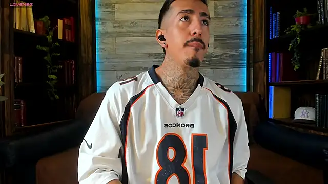 Snapshot of Donovan_Desmond chatting on May 2, 2026, 6:02 pm Donovan Desmond online show from May 2, 2026, 6:02 pm