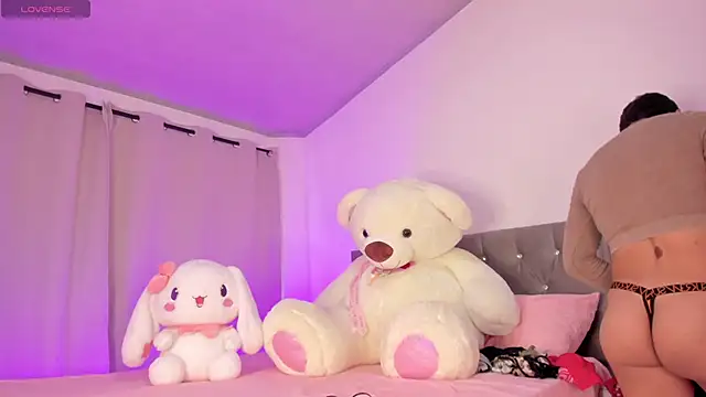 Snapshot of Auren_Sethian chatting on October 14, 2025, 8:20 pm Auren Sethian online show from October 14, 2025, 8:20 pm