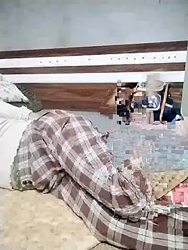 Mie rose online show from December 4, 2025, 2:27 pm