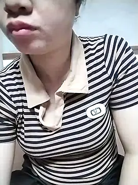 Snapshot of Mie_rose chatting on April 23, 2026, 1:13 pm Mie rose online show from April 23, 2026, 1:13 pm