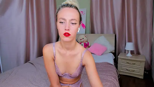 Snapshot of mishapallmer chatting on July 11, 2026, 5:24 pm mishapallmer online show from July 11, 2026, 5:24 pm