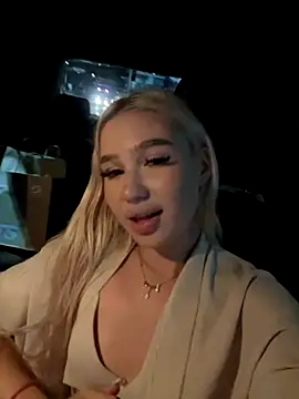 Snapshot of Kiss_Avrora_ chatting on September 14, 2025, 5:46 pm Kiss Avrora  online show from September 14, 2025, 5:46 pm