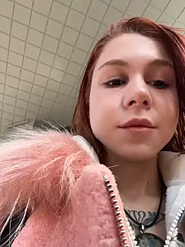 Snapshot of RosieSecret chatting on December 2, 2025, 8:05 am RosieSecret online show from December 2, 2025, 8:05 am