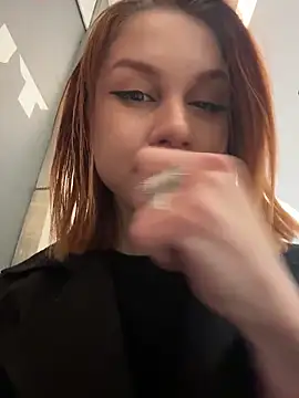 Snapshot of RosieSecret chatting on March 23, 2026, 10:04 am RosieSecret online show from March 23, 2026, 10:04 am
