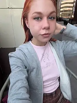 Snapshot of RosieSecret chatting on May 17, 2026, 8:03 am RosieSecret online show from May 17, 2026, 8:03 am