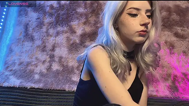 Snapshot of snowy_lisa chatting on April 10, 2026, 4:47 pm snowy lisa online show from April 10, 2026, 4:47 pm