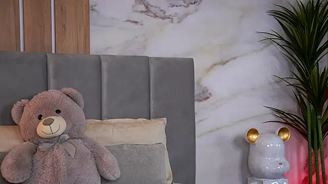 Snapshot of EllyLynn chatting on November 11, 2025, 7:30 pm EllyLynn online show from November 11, 2025, 7:30 pm