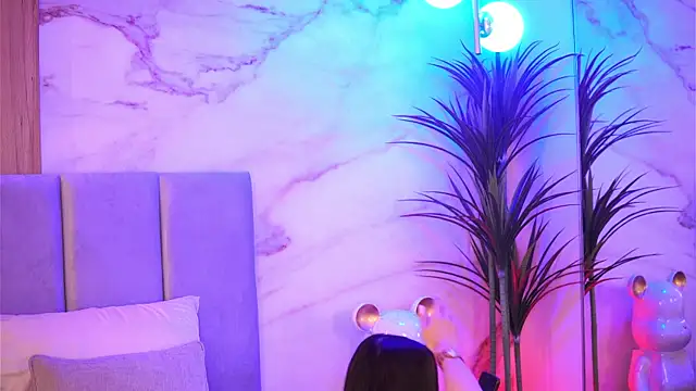 Snapshot of EllyLynn chatting on October 2, 2025, 8:12 pm EllyLynn online show from October 2, 2025, 8:12 pm