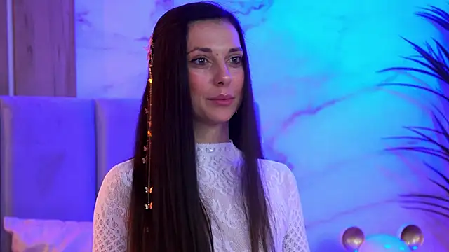 Snapshot of EllyLynn chatting on December 4, 2025, 9:25 pm EllyLynn online show from December 4, 2025, 9:25 pm