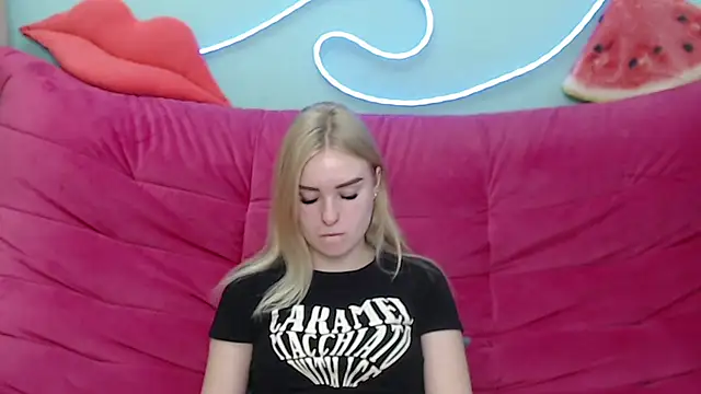 Snapshot of SofySofty chatting on November 14, 2025, 5:44 am SofySofty online show from November 14, 2025, 5:44 am