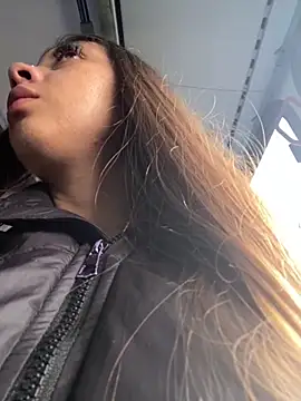 Sara-cooper2 online show from December 4, 2025, 7:13 pm