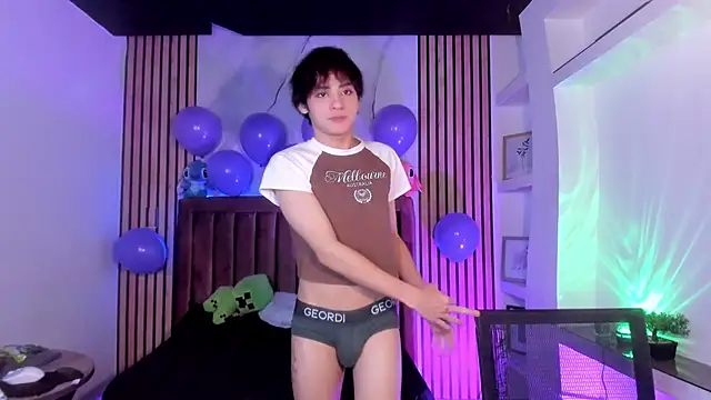 Snapshot of MathiasGreen_ chatting on February 7, 2026, 3:03 am MathiasGreen online show from February 7, 2026, 3:03 am