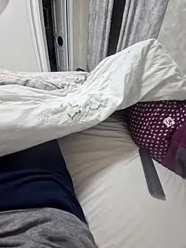 Snapshot of Monella52 chatting on December 4, 2025, 8:52 pm Monella52 online show from December 4, 2025, 8:52 pm