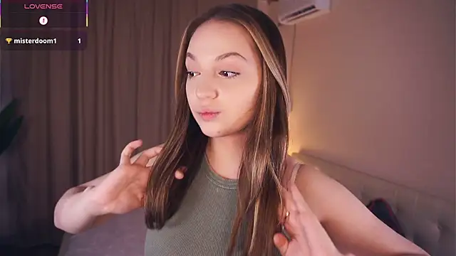 NguyetHankey online show from December 22, 2025, 6:13 am