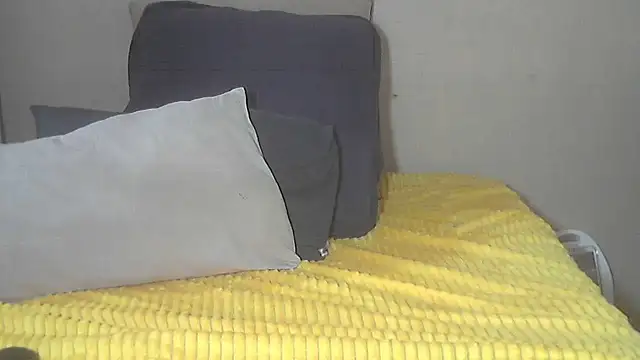 Snapshot of AnnabigpussyXO chatting on November 14, 2025, 4:32 pm AnnabigpussyXO online show from November 14, 2025, 4:32 pm