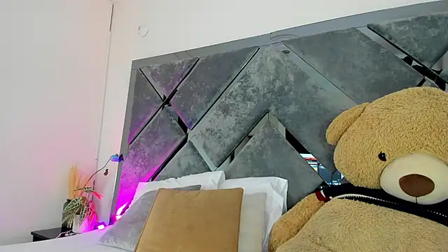 Snapshot of Sweet_Salome1 chatting on October 24, 2025, 12:04 pm Sweet Salome1 online show from October 24, 2025, 12:04 pm