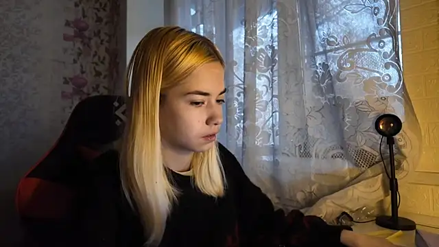 Snapshot of Witching_Moon chatting on November 11, 2025, 7:47 am Witching Moon online show from November 11, 2025, 7:47 am