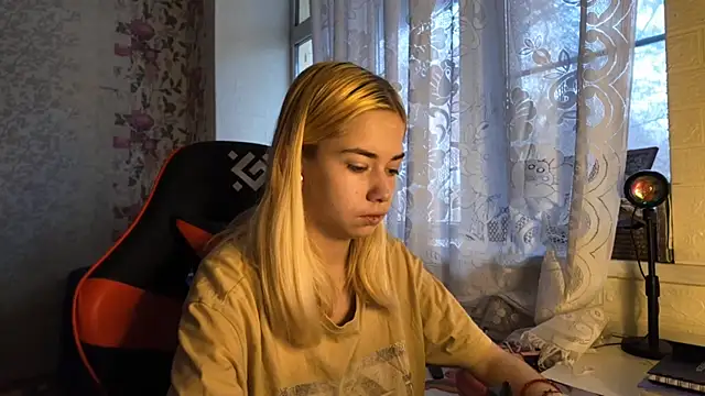 Snapshot of Witching_Moon chatting on November 12, 2025, 7:34 am Witching Moon online show from November 12, 2025, 7:34 am