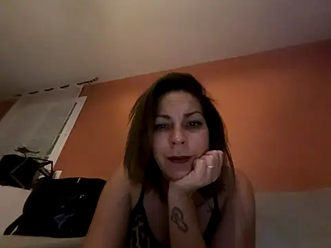 minettedusud online show from November 27, 2025, 10:10 pm