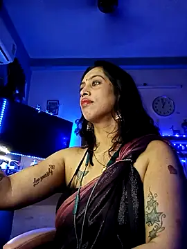 Snapshot of Love_Beauty01 chatting on March 1, 2026, 7:03 pm Love Beauty01 online show from March 1, 2026, 7:03 pm