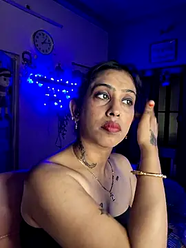 Snapshot of Love_Beauty01 chatting on March 18, 2026, 7:15 pm Love Beauty01 online show from March 18, 2026, 7:15 pm
