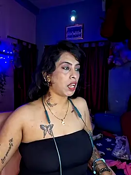 Snapshot of Love_Beauty01 chatting on March 22, 2026, 6:42 pm Love Beauty01 online show from March 22, 2026, 6:42 pm