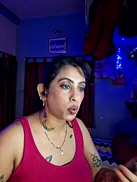 Snapshot of Love_Beauty01 chatting on April 2, 2026, 6:36 pm Love Beauty01 online show from April 2, 2026, 6:36 pm