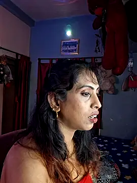 Snapshot of Love_Beauty01 chatting on May 30, 2026, 6:24 pm Love Beauty01 online show from May 30, 2026, 6:24 pm