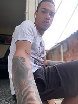 AlphaMasterXxx online show from November 3, 2025, 2:53 pm