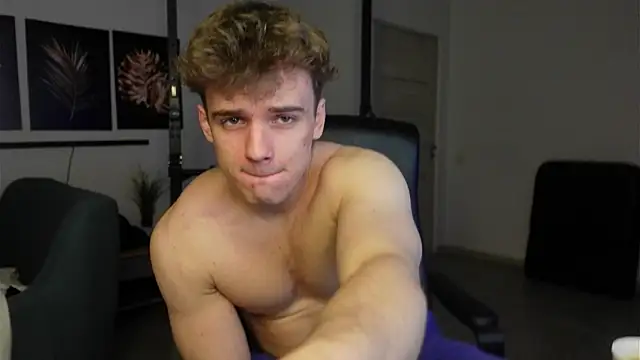 Snapshot of Ricky_Becko chatting on November 12, 2025, 2:54 pm Ricky Becko online show from November 12, 2025, 2:54 pm