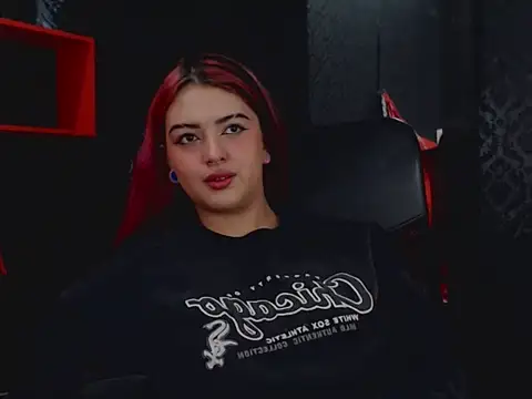 MaviceMur online show from October 3, 2025, 9:44 am