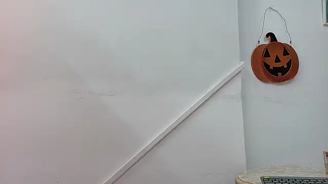 Lizbeth Rouse online show from October 29, 2025, 11:42 am