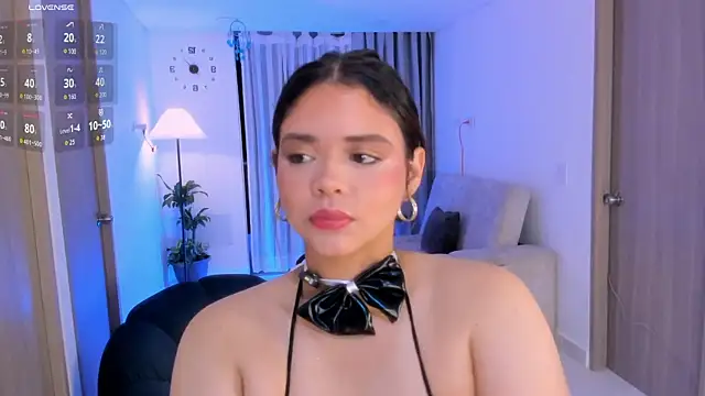 Snapshot of NikaVelvet1 chatting on April 10, 2026, 12:06 am NikaVelvet1 online show from April 10, 2026, 12:06 am