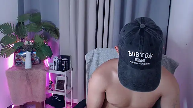 Snapshot of pinkcock_froi2305 chatting on January 8, 2026, 5:24 am pinkcock froi2305 online show from January 8, 2026, 5:24 am