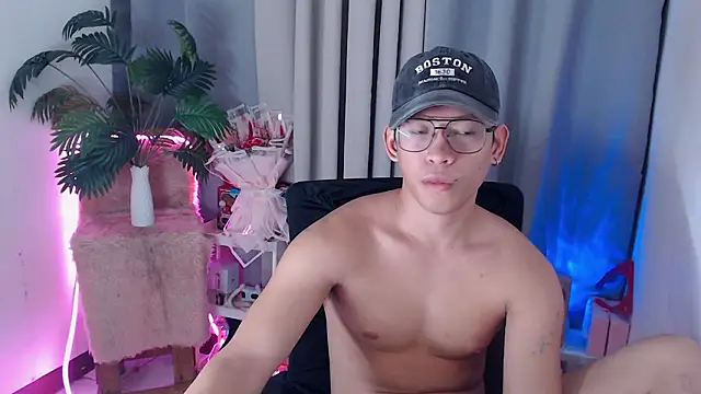 Snapshot of pinkcock_froi2305 chatting on February 23, 2026, 6:36 am pinkcock froi2305 online show from February 23, 2026, 6:36 am