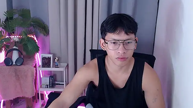 Snapshot of pinkcock_froi2305 chatting on February 5, 2026, 3:02 am pinkcock froi2305 online show from February 5, 2026, 3:02 am