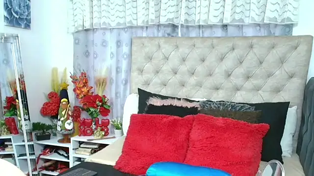 Snapshot of Victoriacoperino chatting on December 19, 2025, 1:24 pm Victoriacoperino online show from December 19, 2025, 1:24 pm