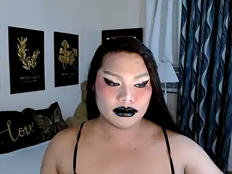 Snapshot of TSbrianaHugeCock chatting on December 18, 2025, 4:22 pm TSbrianaHugeCock online show from December 18, 2025, 4:22 pm