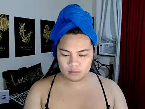 Snapshot of TSbrianaHugeCock chatting on December 4, 2025, 5:23 pm TSbrianaHugeCock online show from December 4, 2025, 5:23 pm