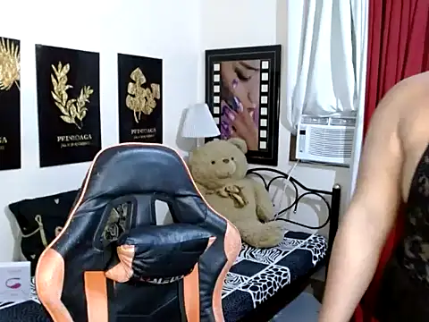 Snapshot of TSbrianaHugeCock chatting on December 1, 2025, 2:29 pm TSbrianaHugeCock online show from December 1, 2025, 2:29 pm