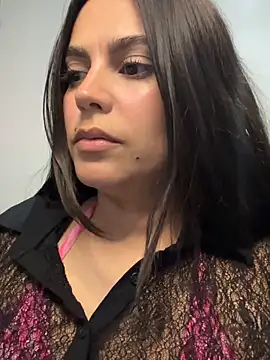 lulix69 online show from February 12, 2026, 4:23 am