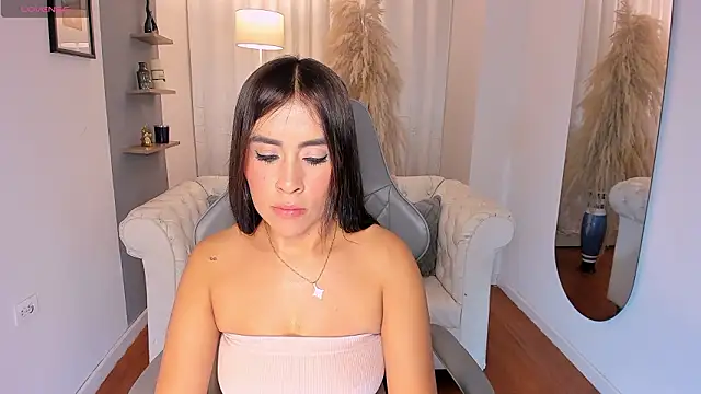 Natalia Leon8 online show from March 5, 2026, 3:47 am