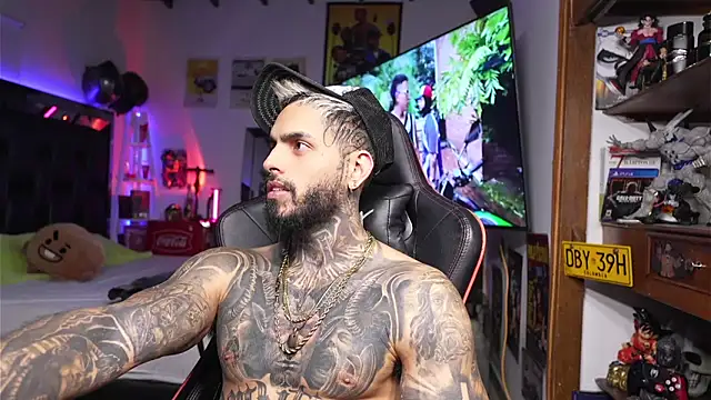 logan hugh8 online show from March 24, 2026, 6:46 am