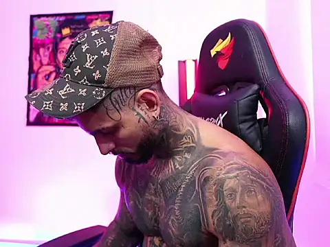 logan hugh8 online show from October 16, 2025, 6:49 pm