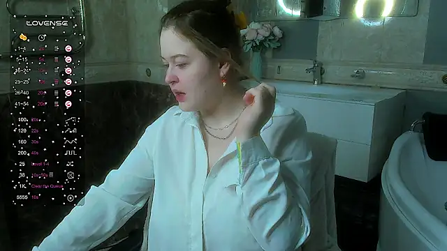 HelenHartt online show from April 3, 2026, 8:32 am