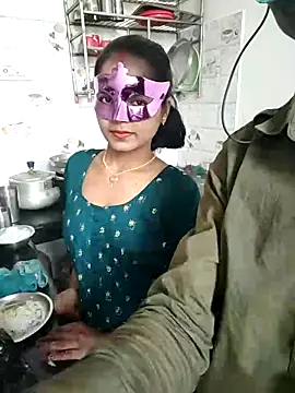 Snapshot of LOVE568 chatting on November 1, 2025, 2:51 am LOVE568 online show from November 1, 2025, 2:51 am